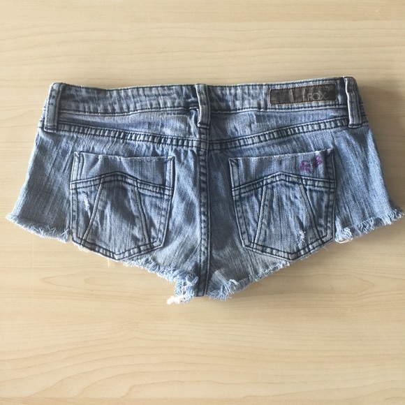 Fox 🦊 Ultra Low Rise BOOTY Jean Shorts - Picture 2 of 5